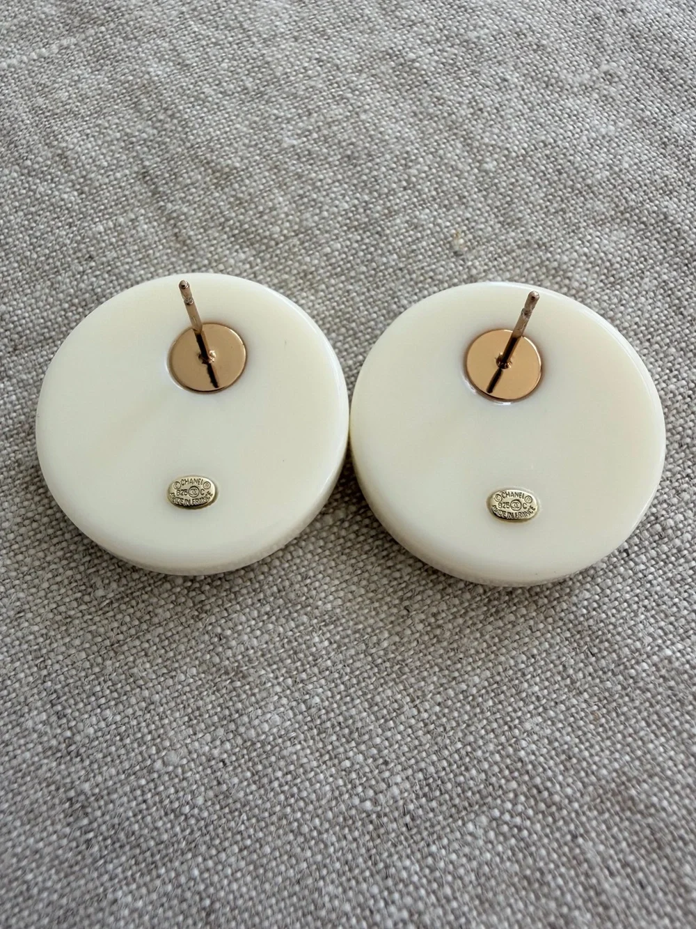 🤍CHANEL Cream and Gold Butterfly Button Earrings with Crystal CC🤍